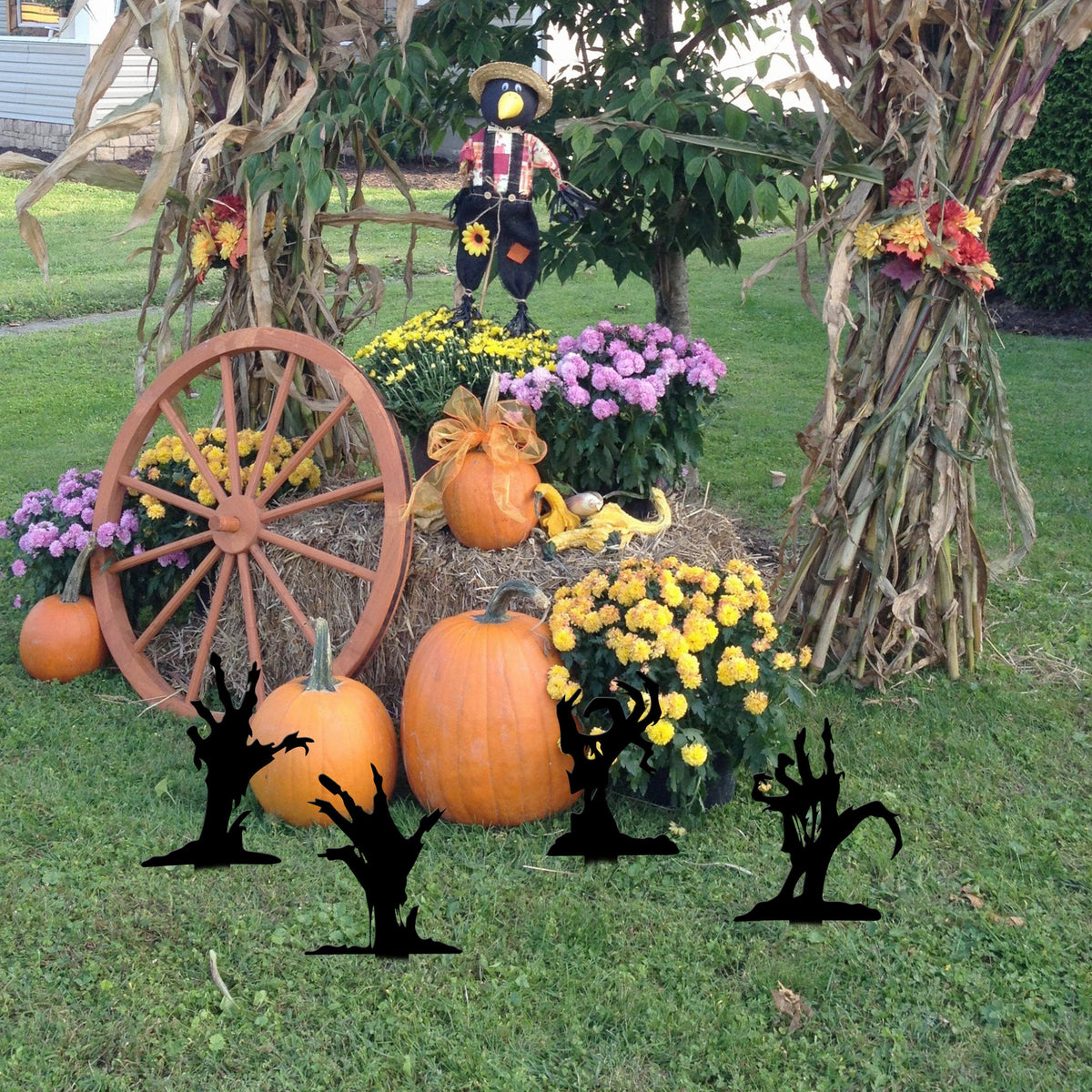 Metal Zombie Hands Stake, Spooky Halloween Yard Decor, 16-Inch
